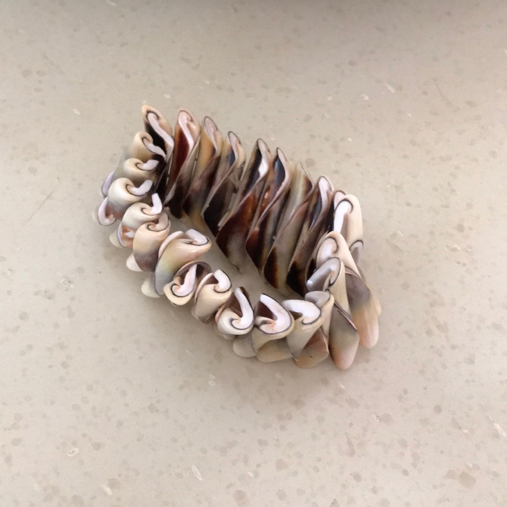 Shell bracelet - Picture 3 of 4
